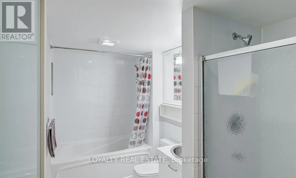 PH14 - 255 RICHMOND STREET E