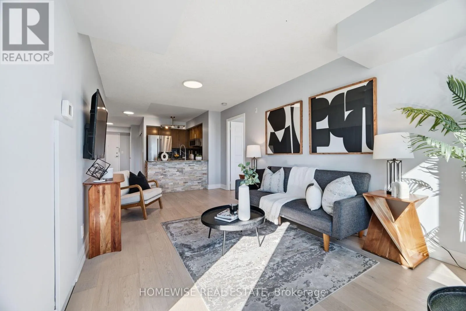1001 - 225 WELLESLEY STREET E