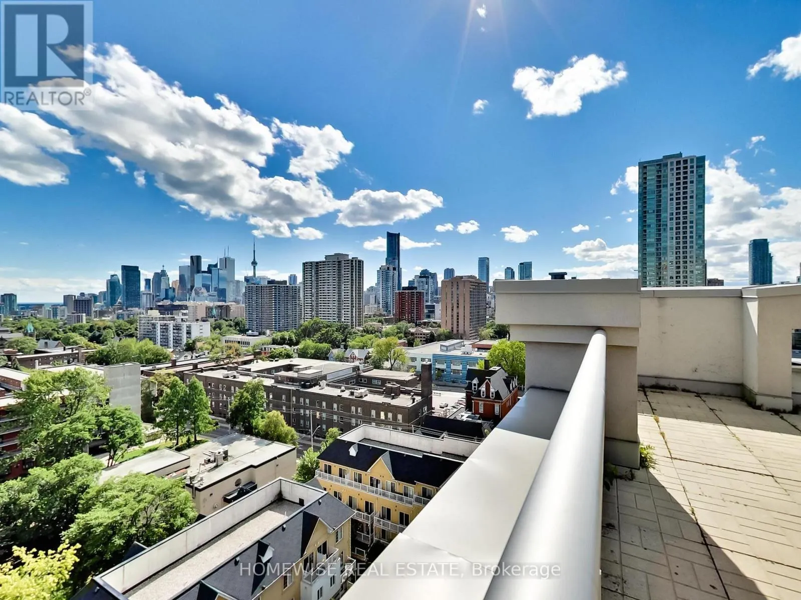 1001 - 225 WELLESLEY STREET E