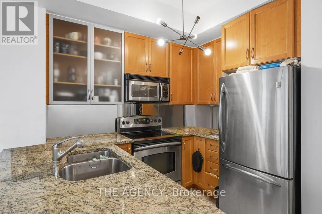 1314 - 438 KING STREET W