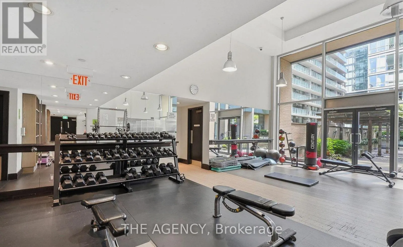 1314 - 438 KING STREET W