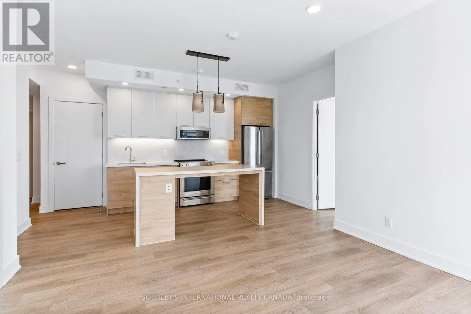 1109 - 200 REDPATH AVENUE