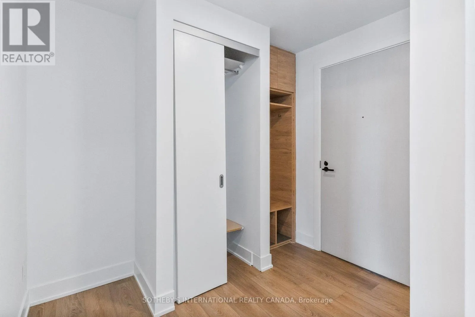 1109 - 200 REDPATH AVENUE