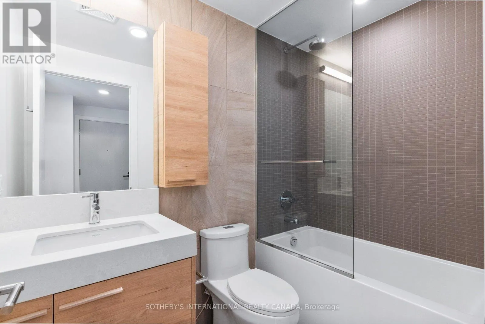 1109 - 200 REDPATH AVENUE