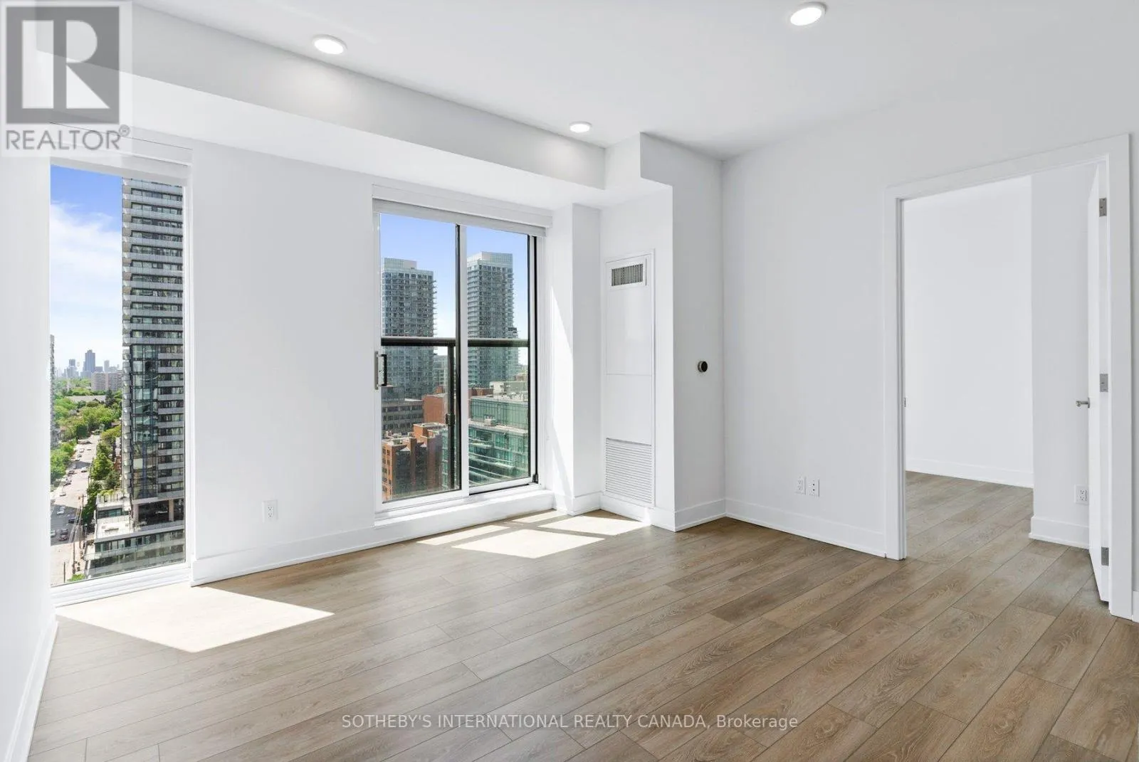 1109 - 200 REDPATH AVENUE