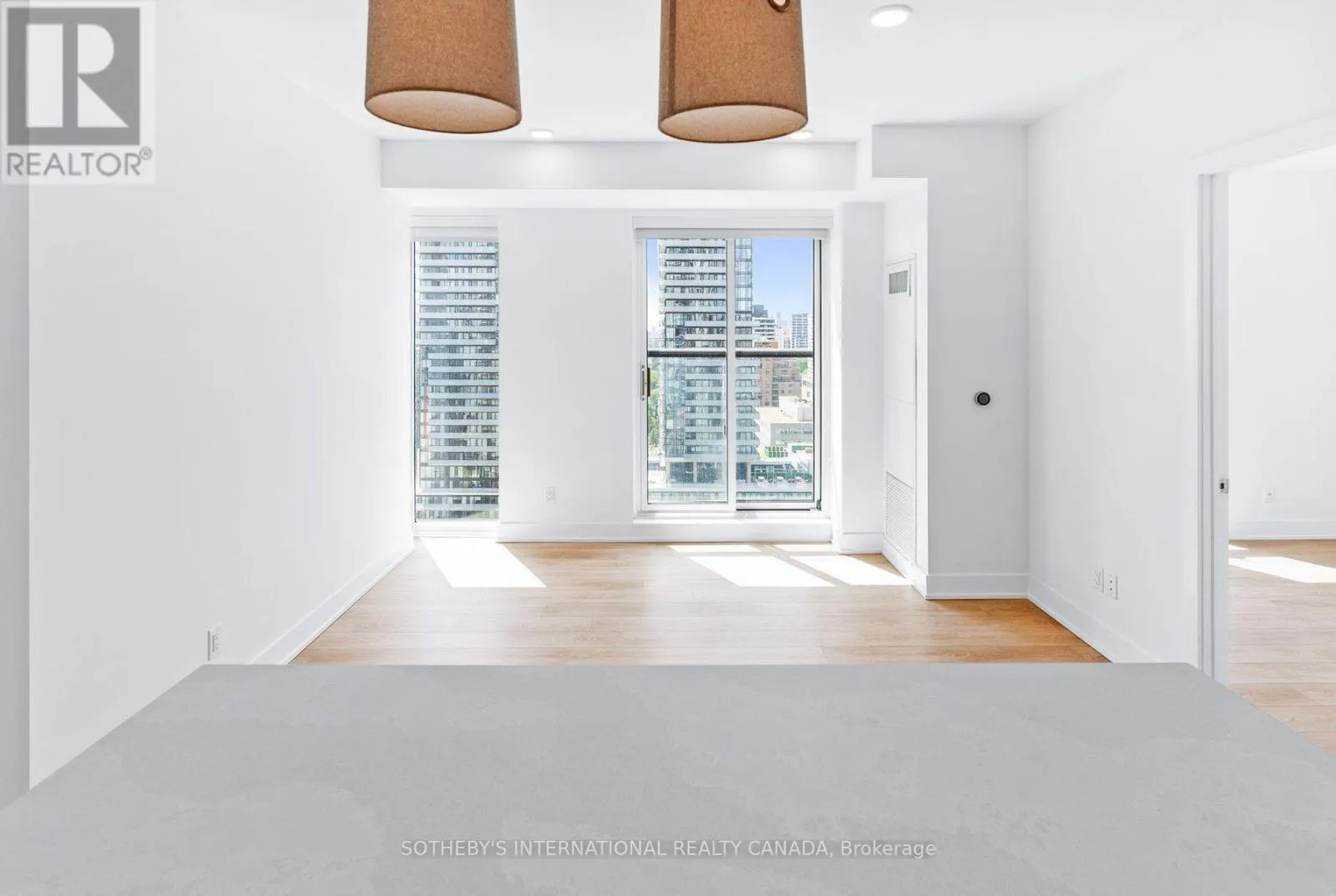 1109 - 200 REDPATH AVENUE