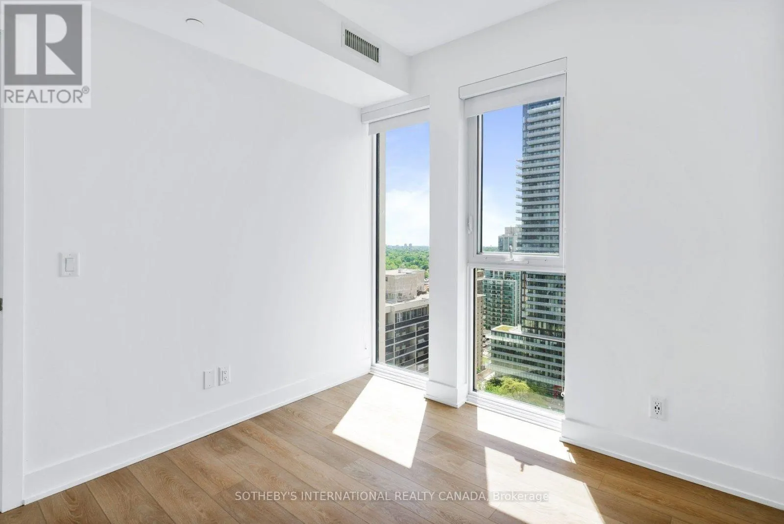 1109 - 200 REDPATH AVENUE