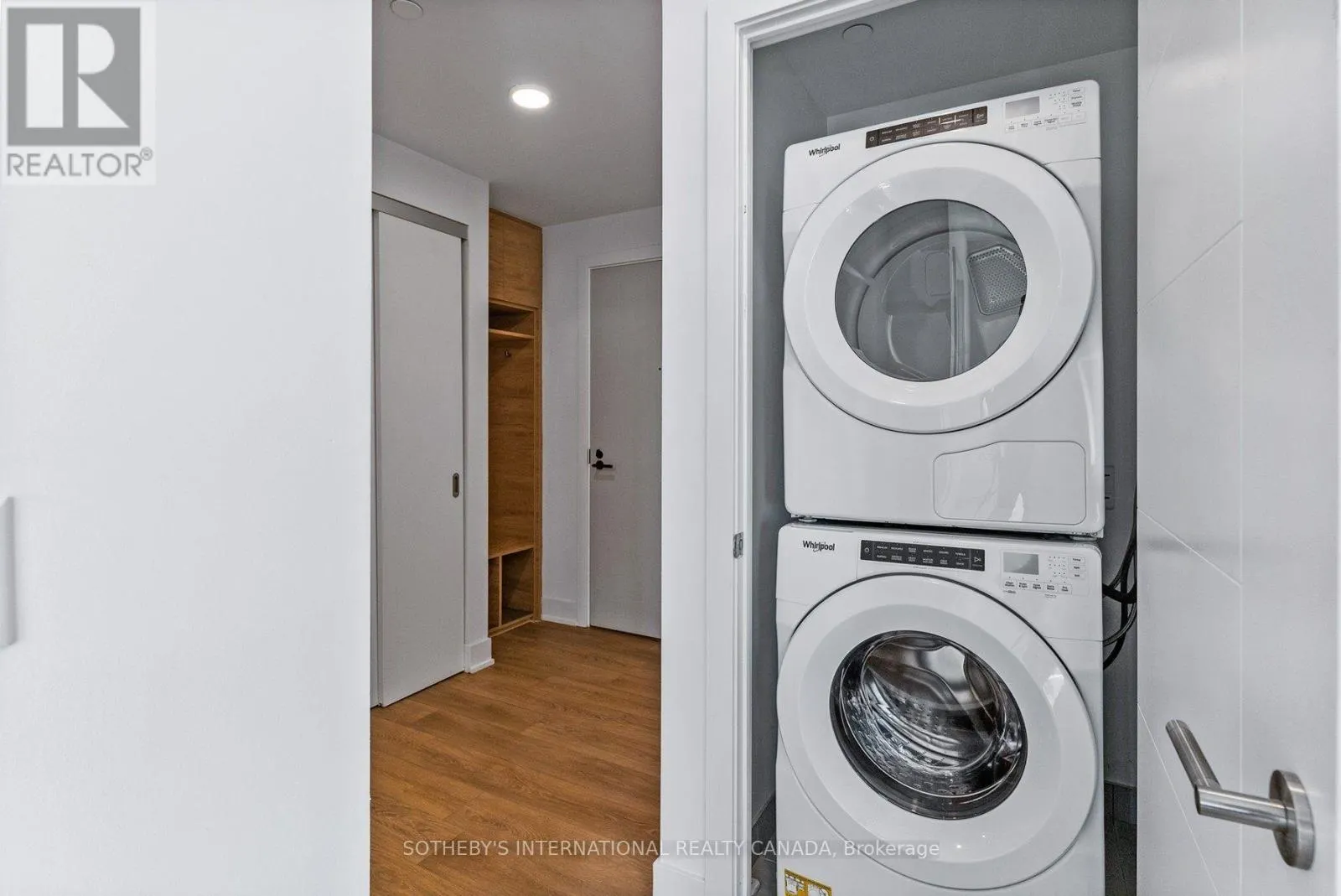 1109 - 200 REDPATH AVENUE