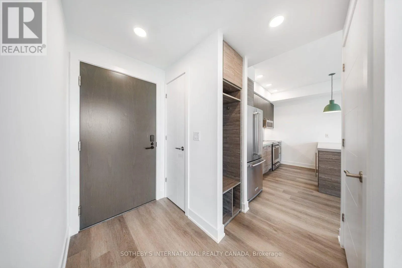 315 - 484 SPADINA AVENUE