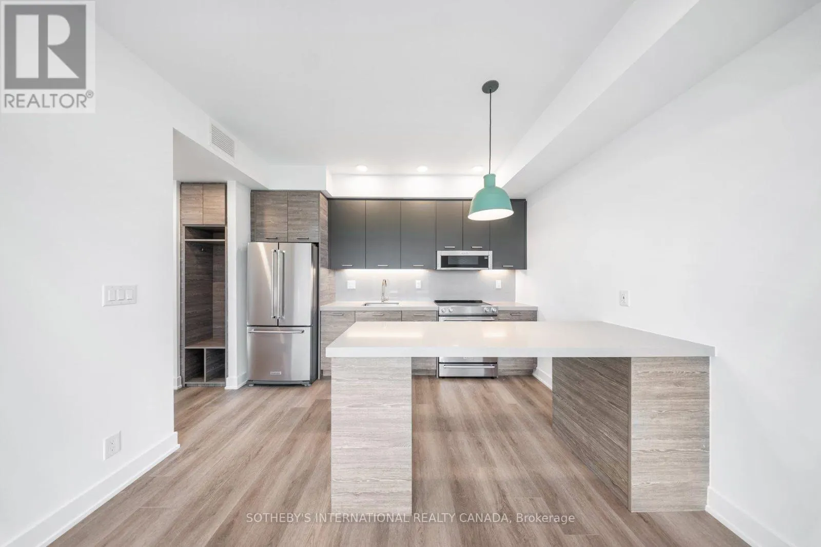 315 - 484 SPADINA AVENUE
