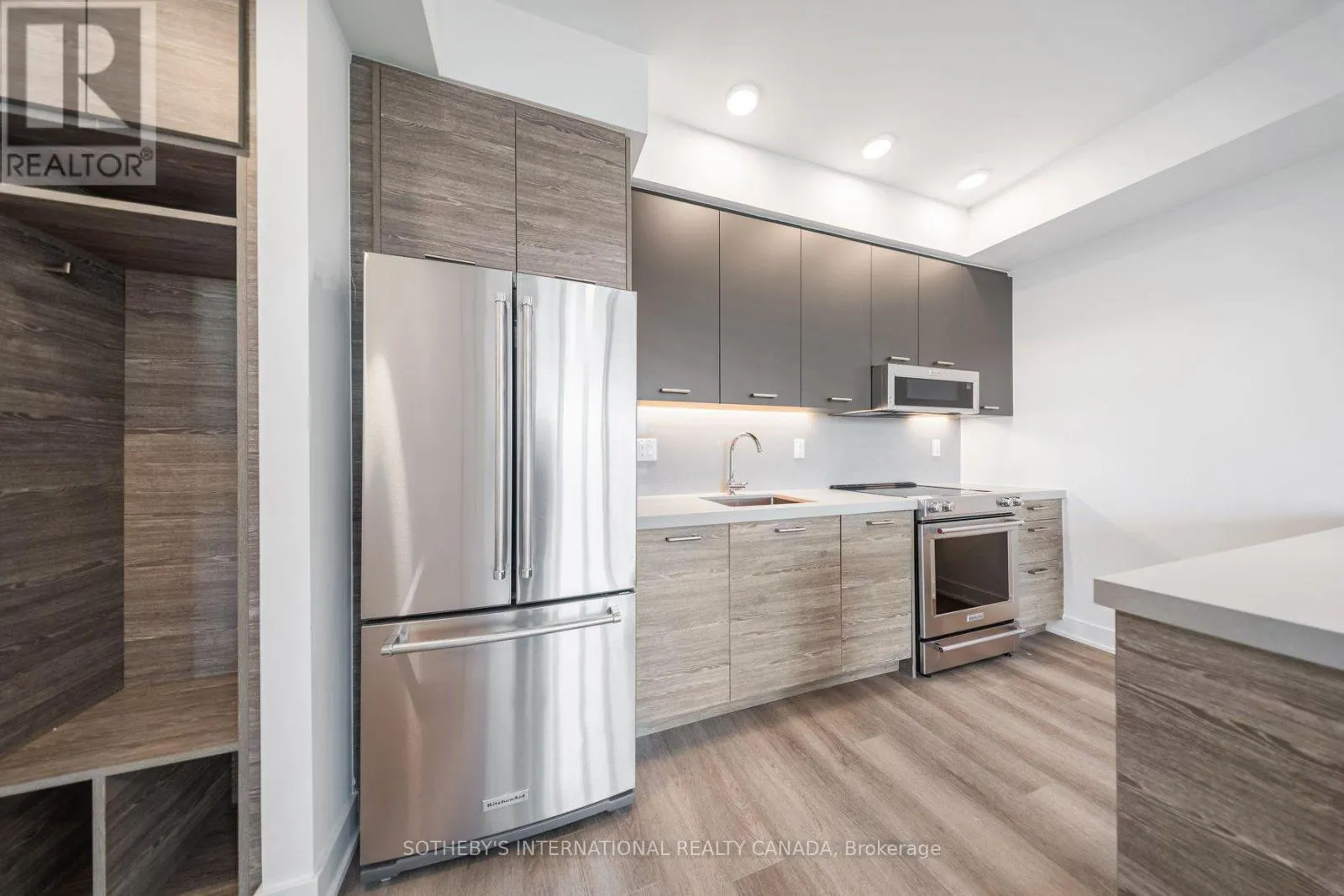 315 - 484 SPADINA AVENUE
