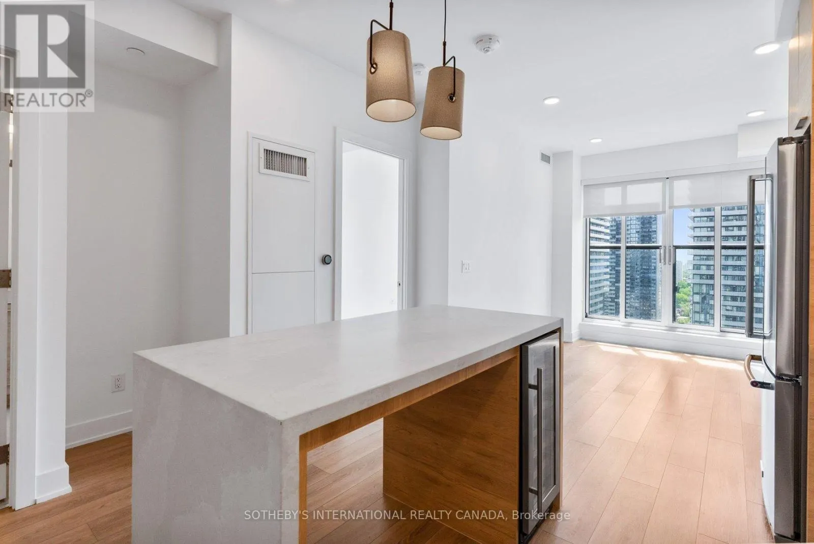 303 - 200 REDPATH AVENUE
