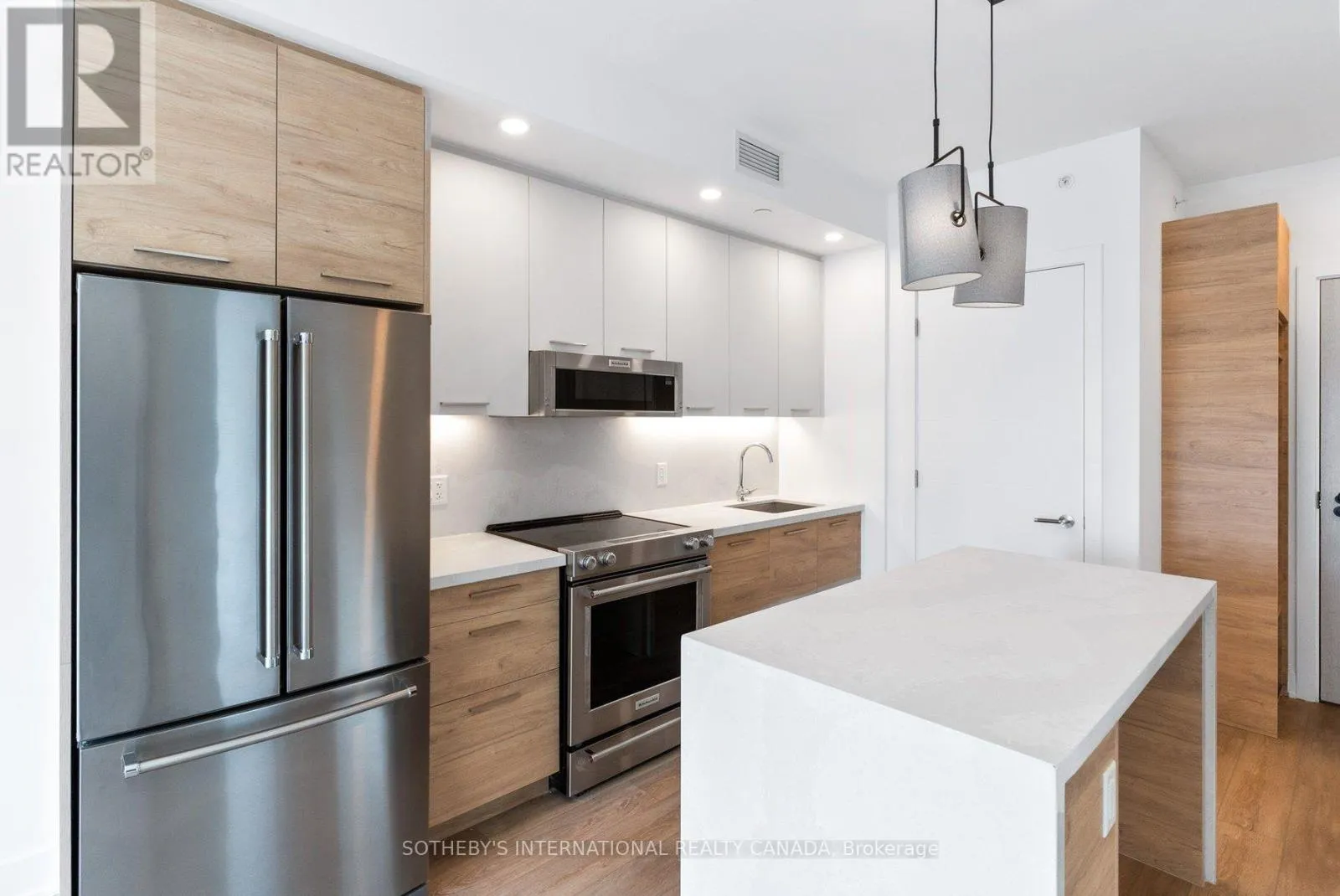 303 - 200 REDPATH AVENUE
