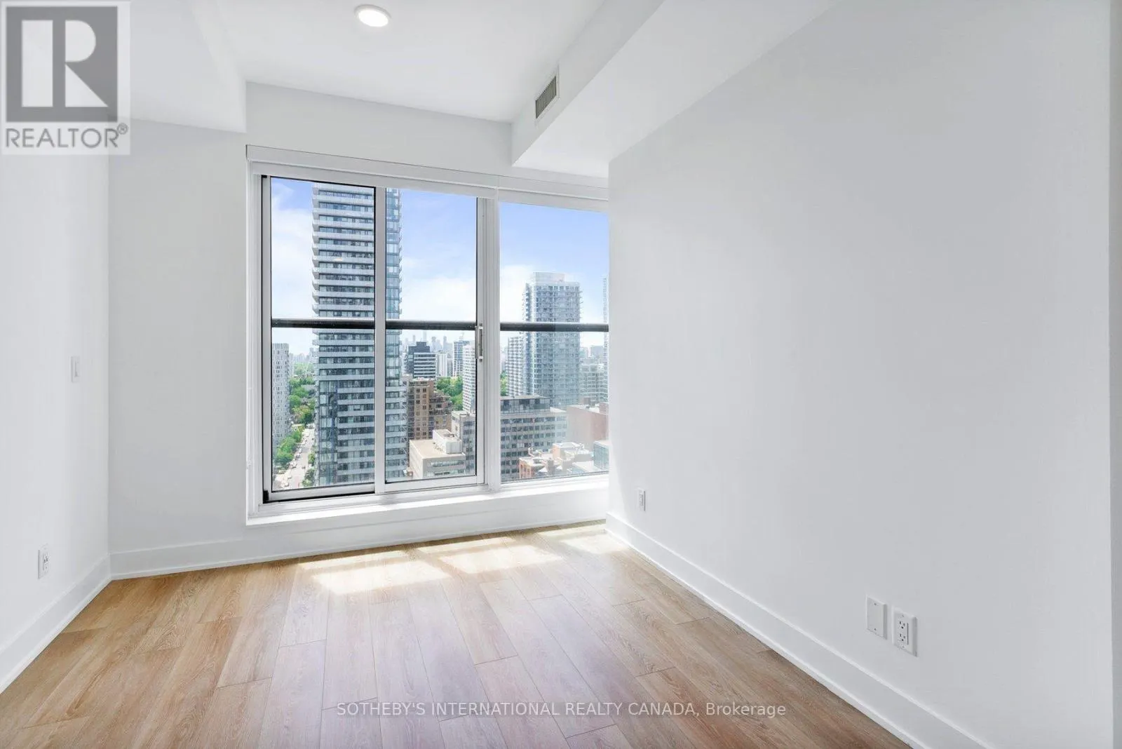 303 - 200 REDPATH AVENUE