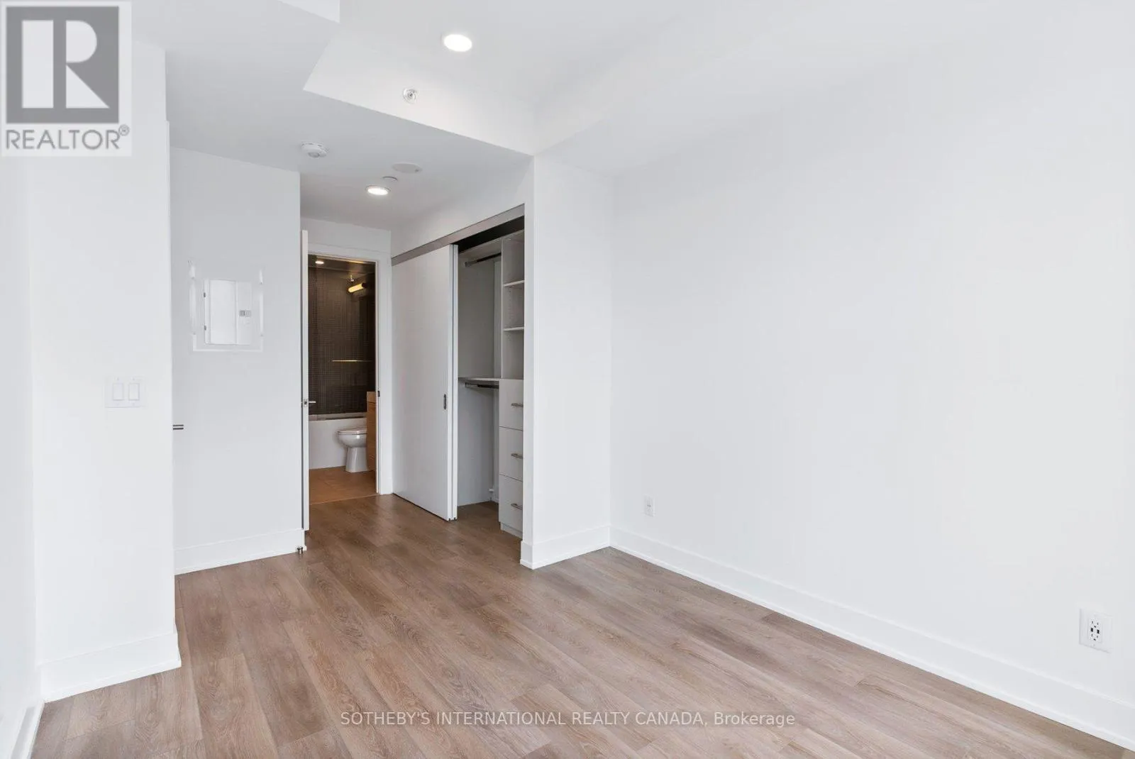 303 - 200 REDPATH AVENUE