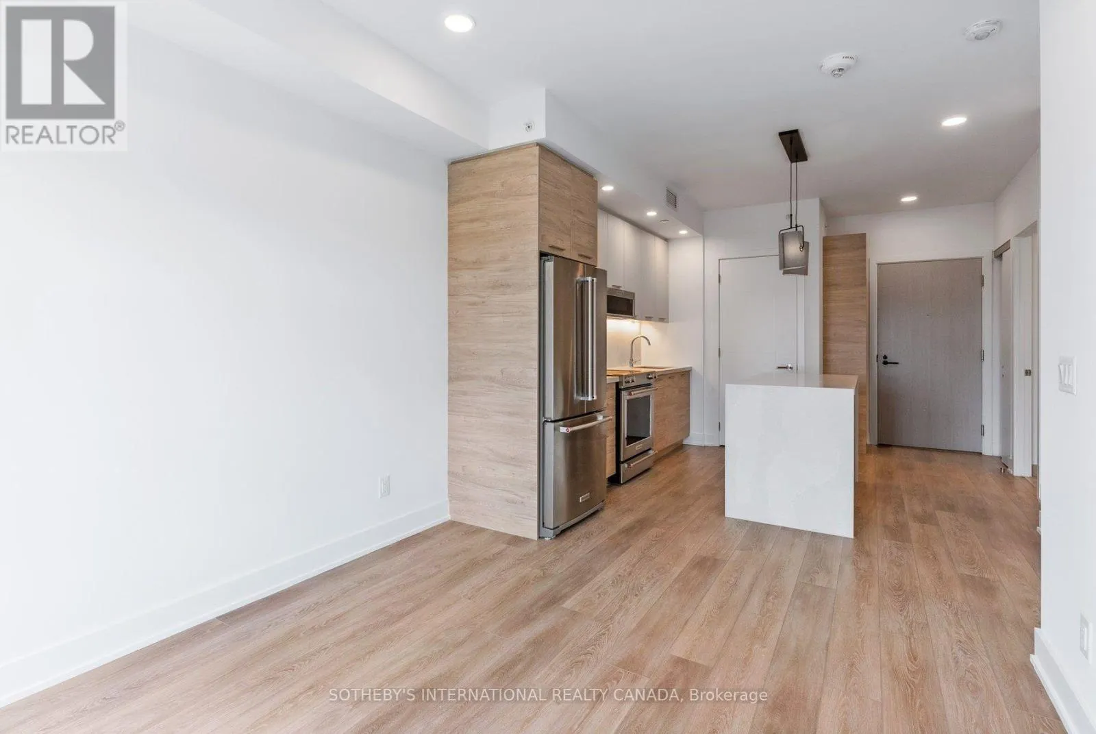 303 - 200 REDPATH AVENUE