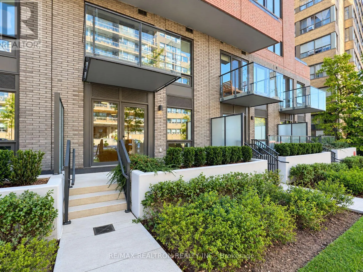 103 - 2525 BATHURST STREET