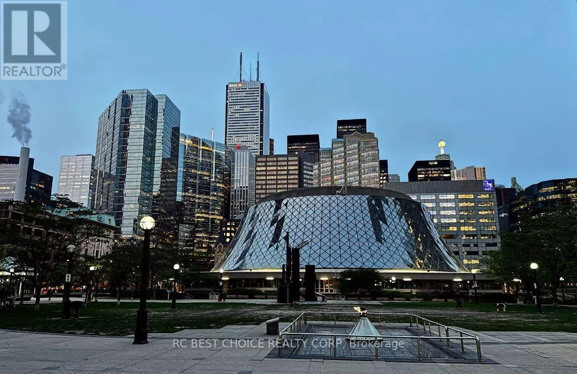 225 KING STREET W