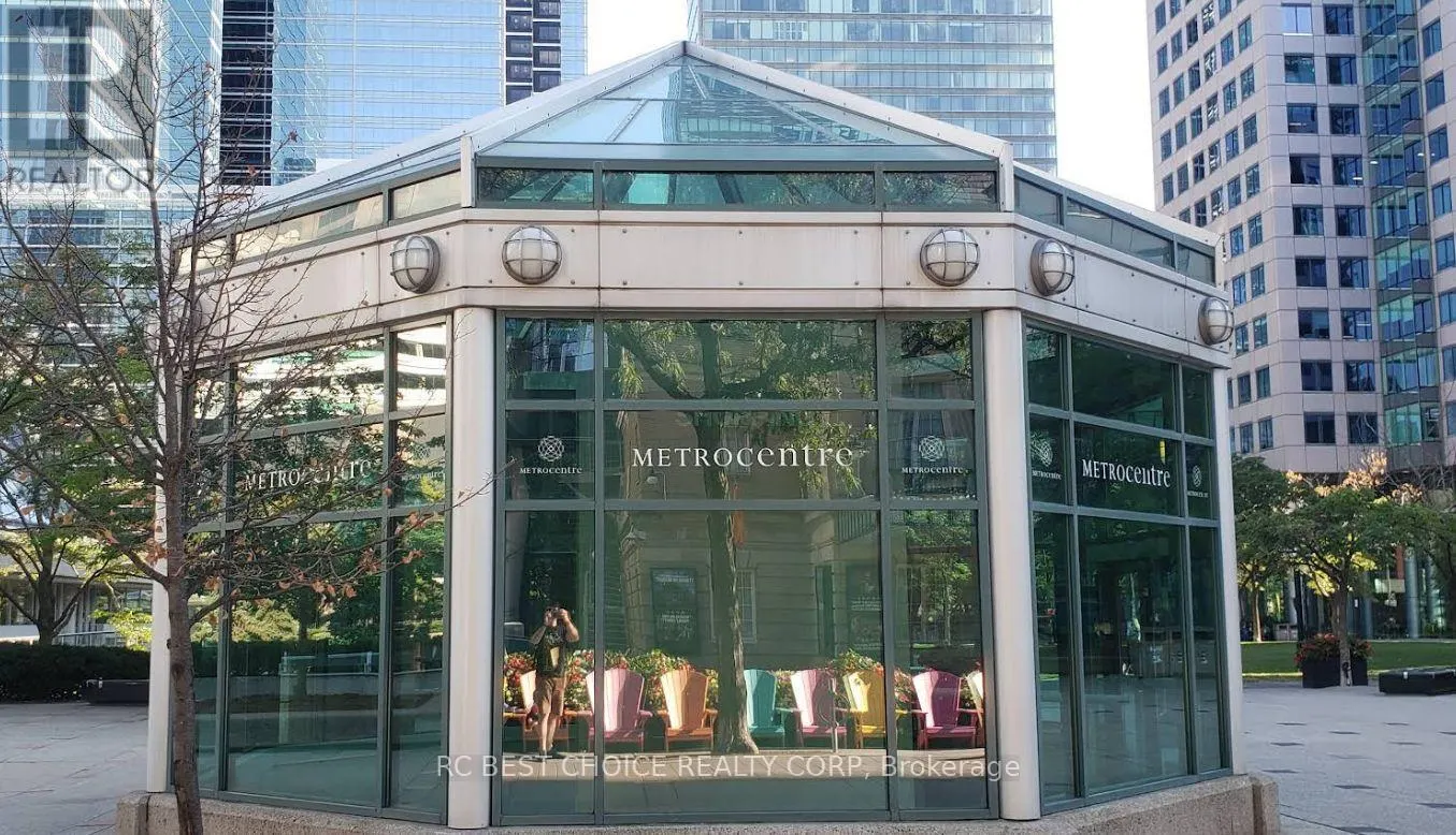 225 KING STREET W