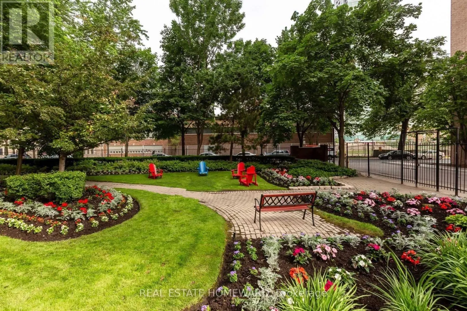 1219 - 77 MAITLAND PLACE