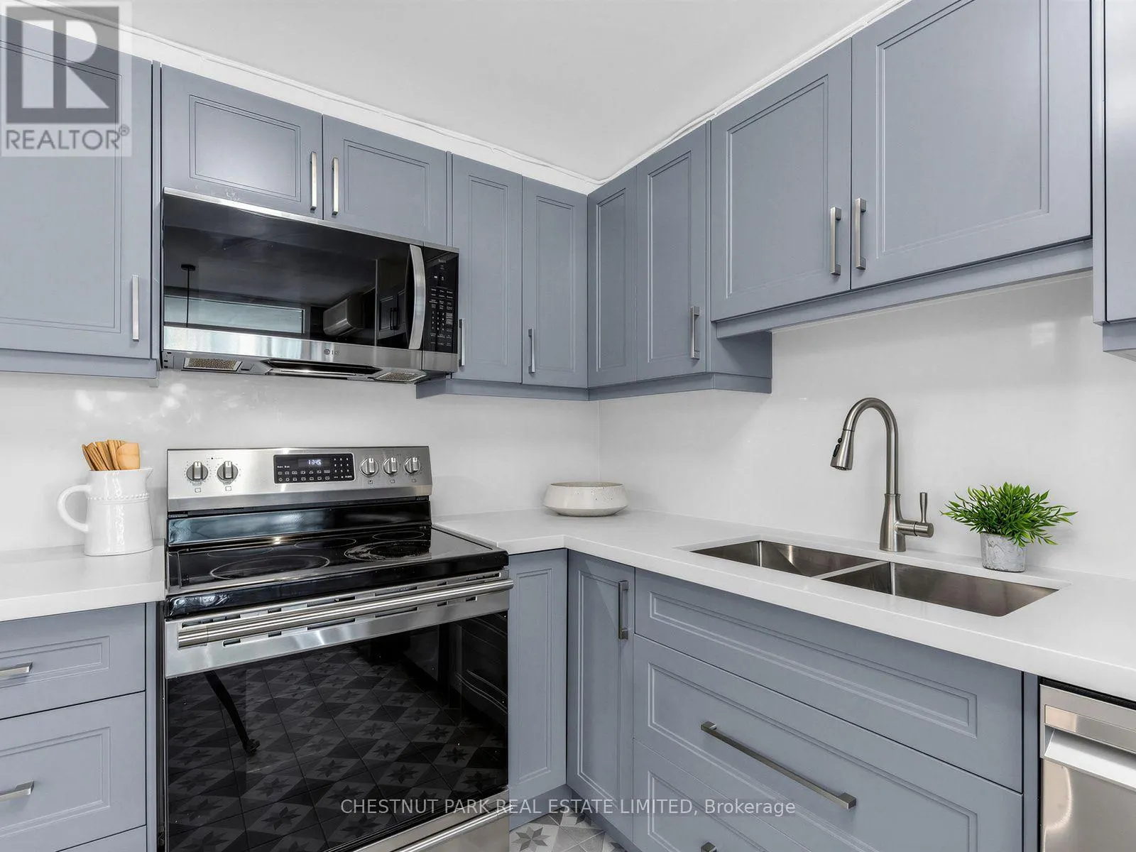 414 - 40 HOMEWOOD AVENUE