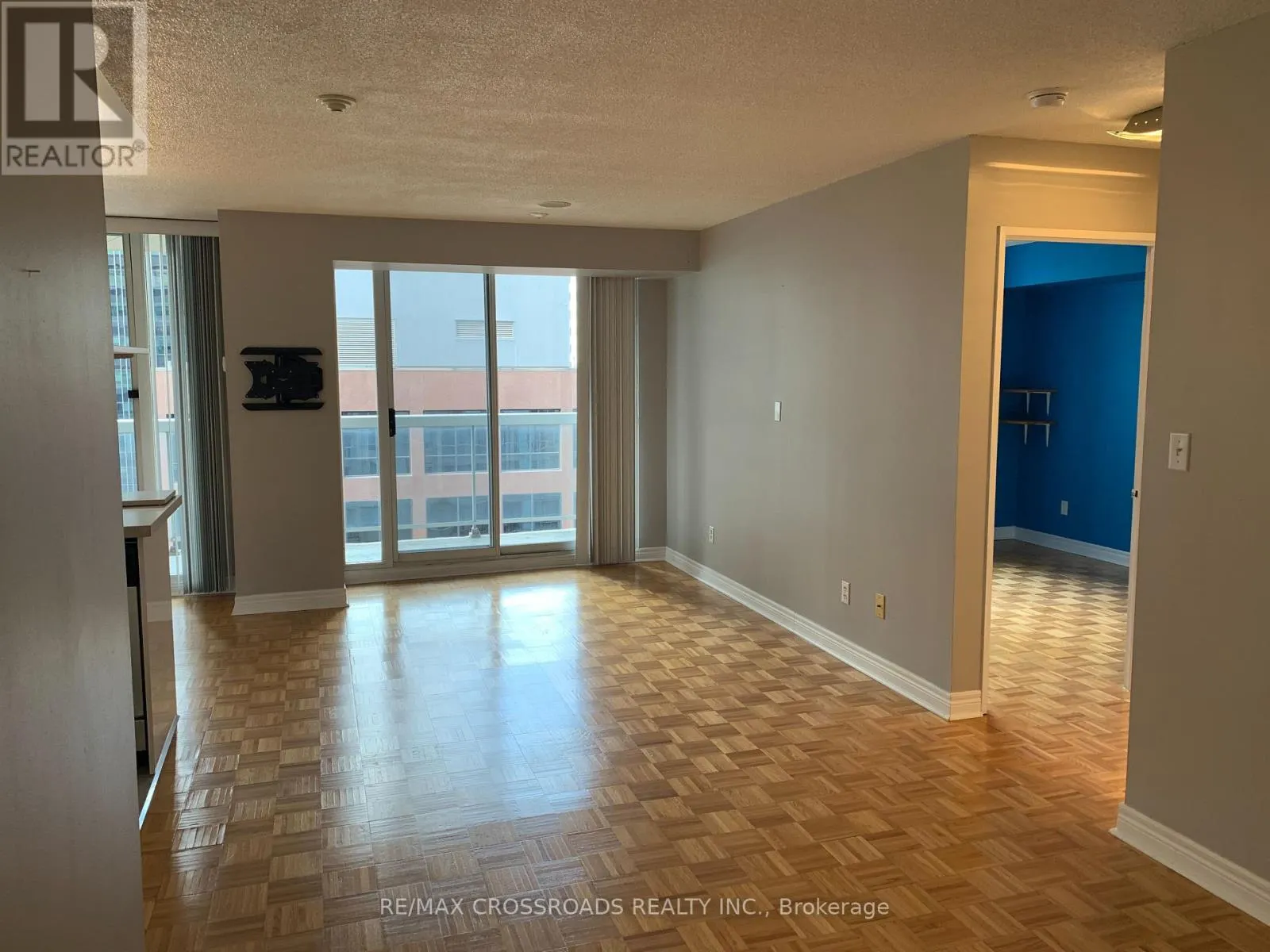 1211 - 43 EGLINTON AVENUE E