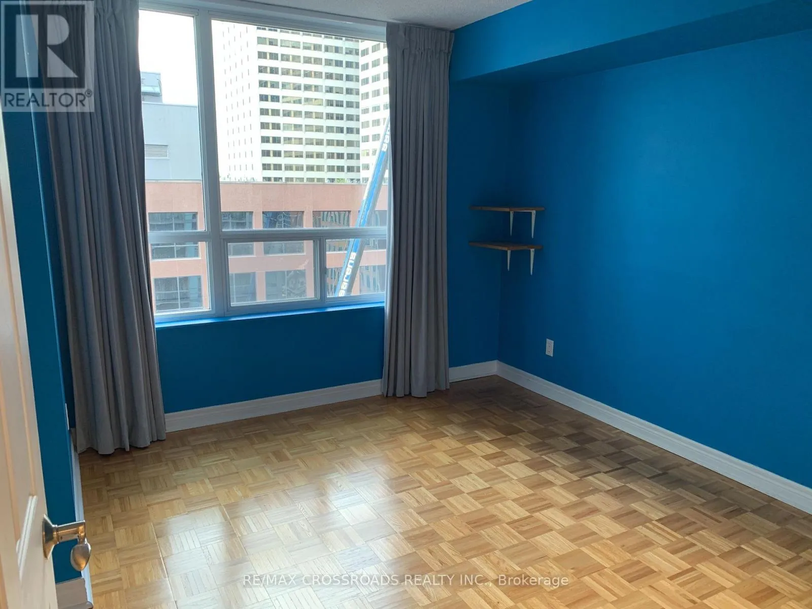 1211 - 43 EGLINTON AVENUE E