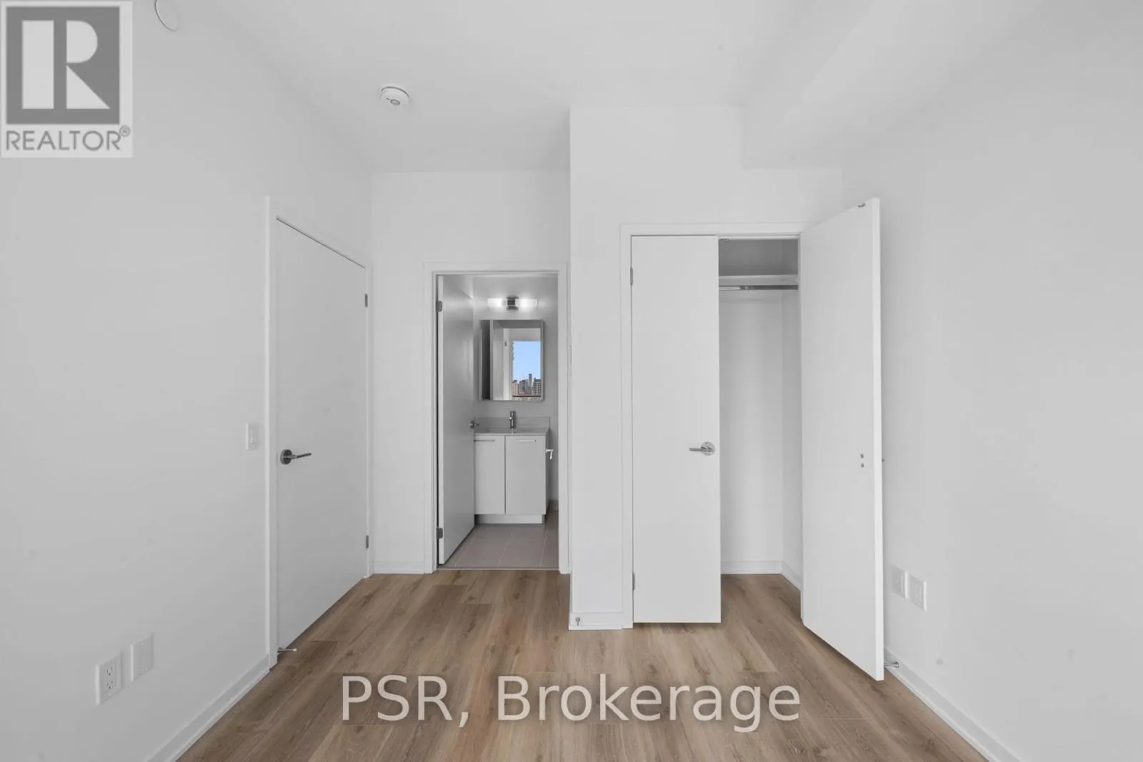 2510 - 101 ROEHAMPTON AVENUE