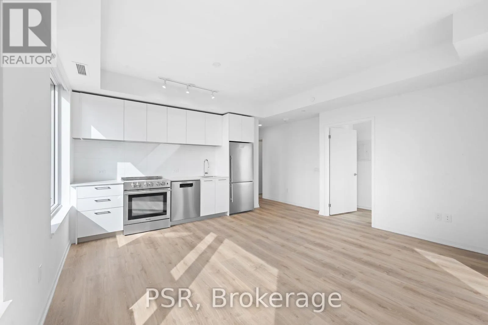 2510 - 101 ROEHAMPTON AVENUE