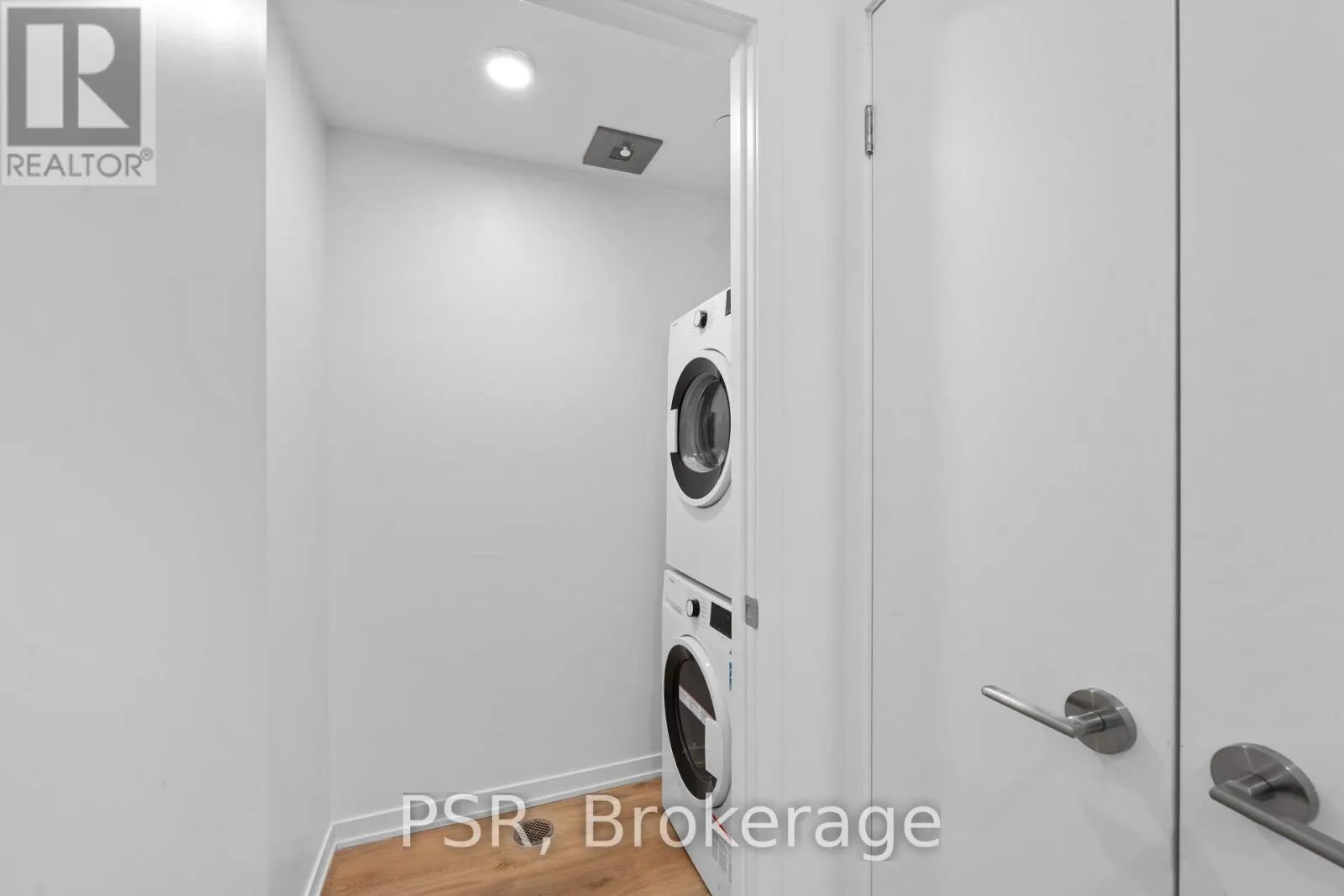 2510 - 101 ROEHAMPTON AVENUE
