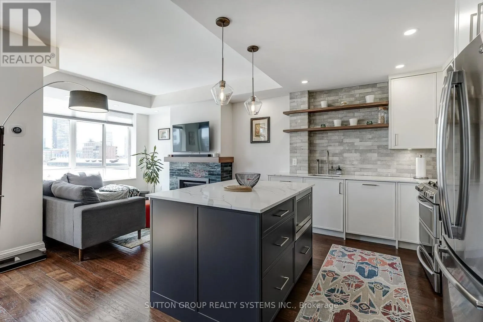 PH807 - 39 JARVIS STREET