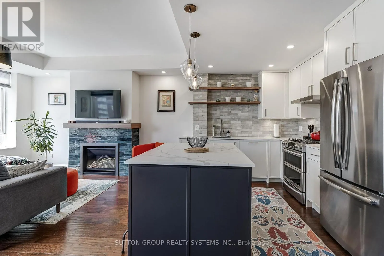 PH807 - 39 JARVIS STREET