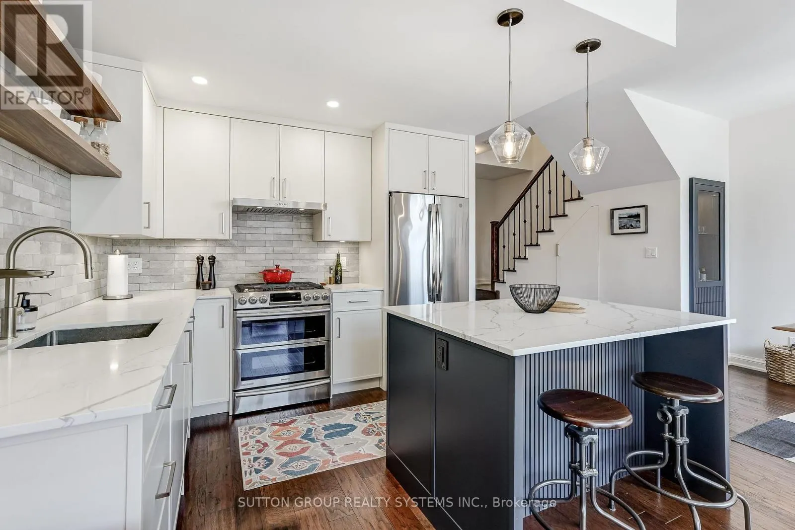 PH807 - 39 JARVIS STREET
