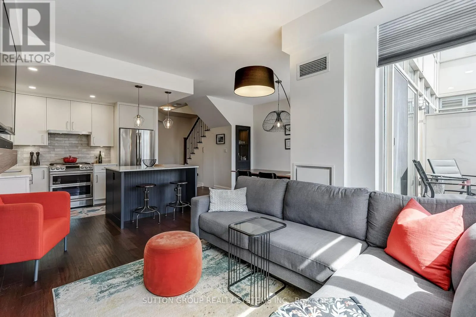 PH807 - 39 JARVIS STREET
