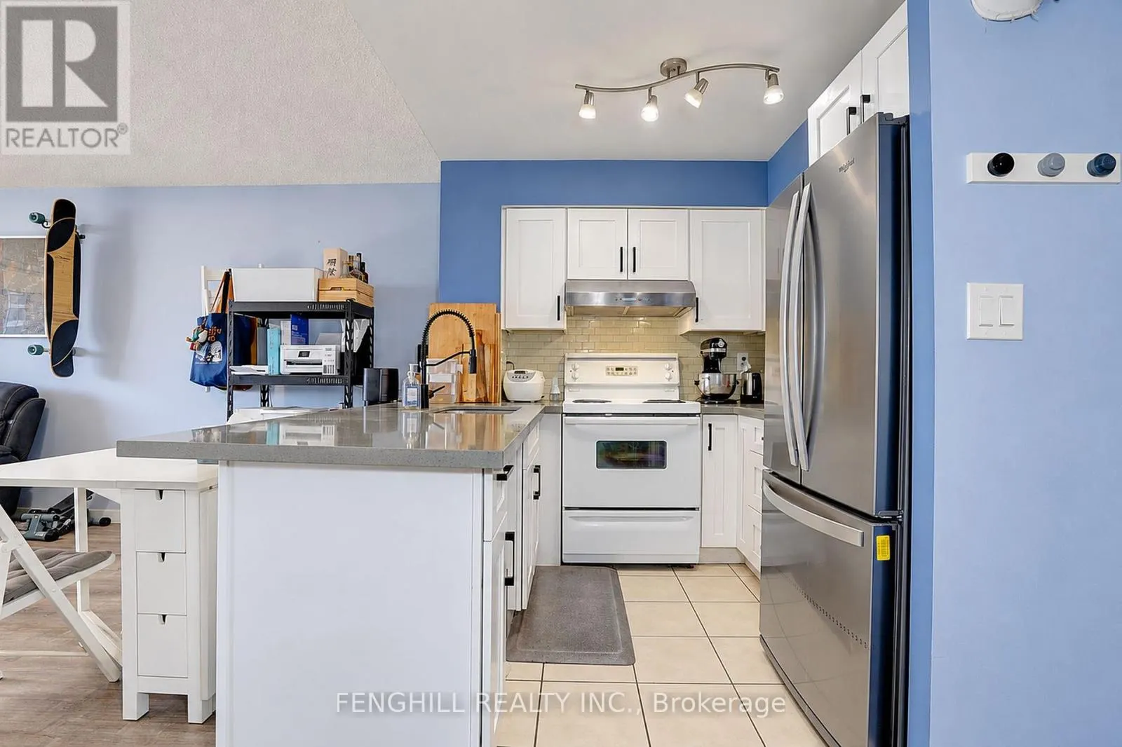 910 - 2 REAN DRIVE