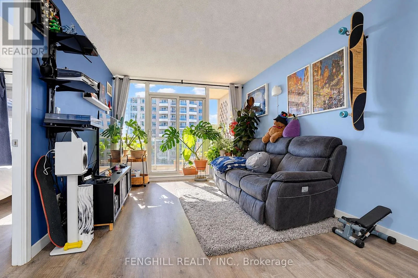 910 - 2 REAN DRIVE