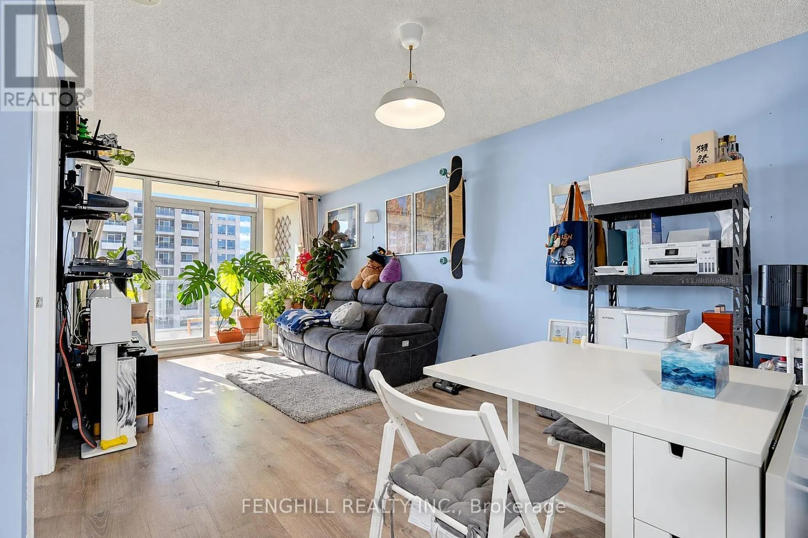 910 - 2 REAN DRIVE