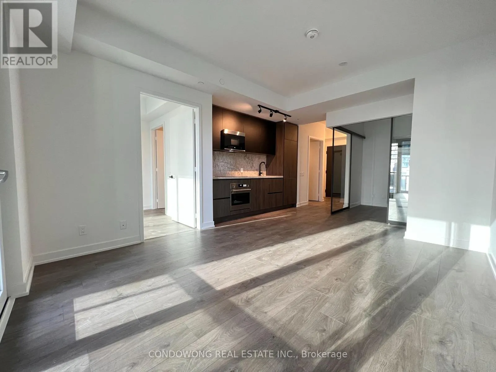 1106 - 108 PETER STREET