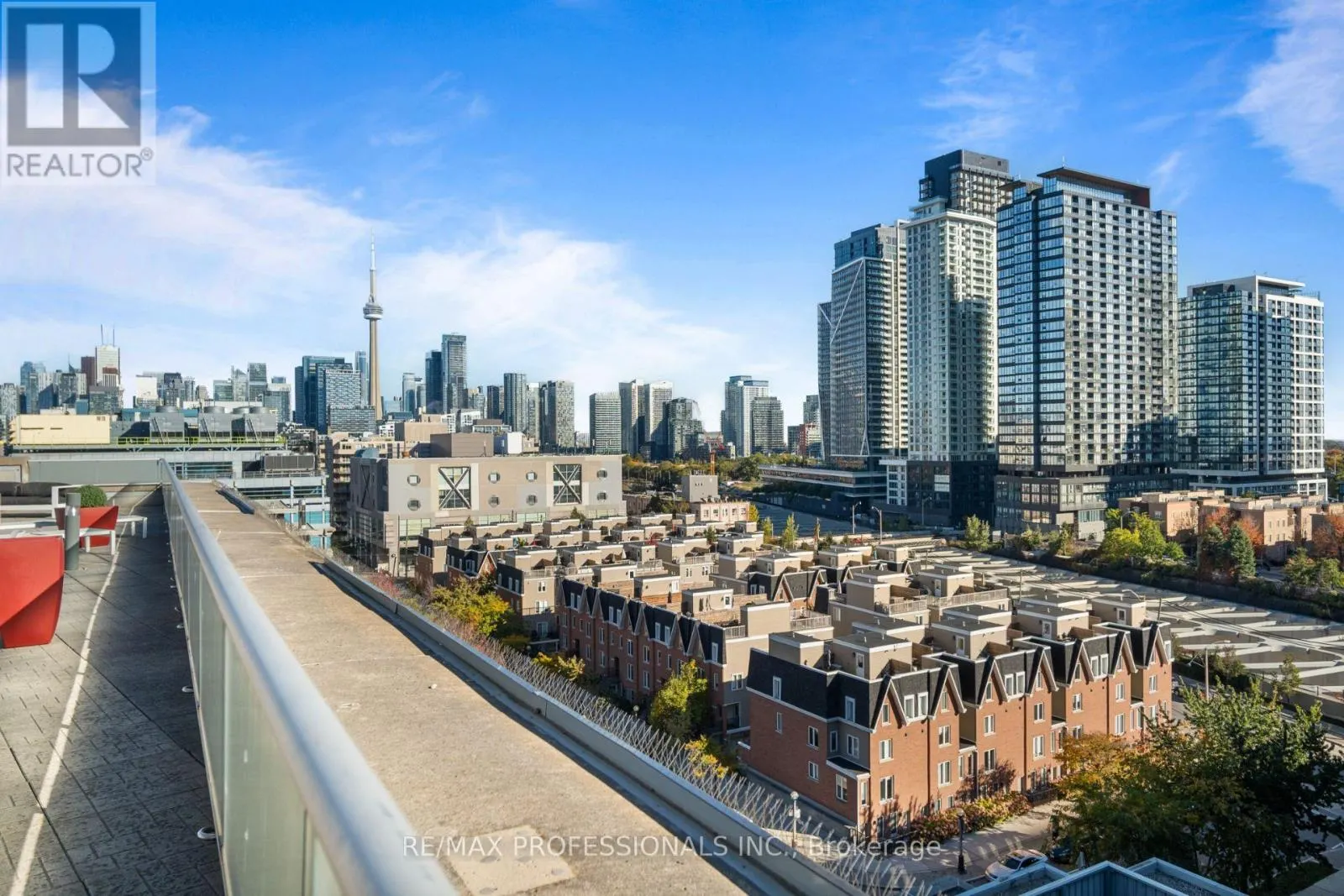 320 - 1005 KING STREET W