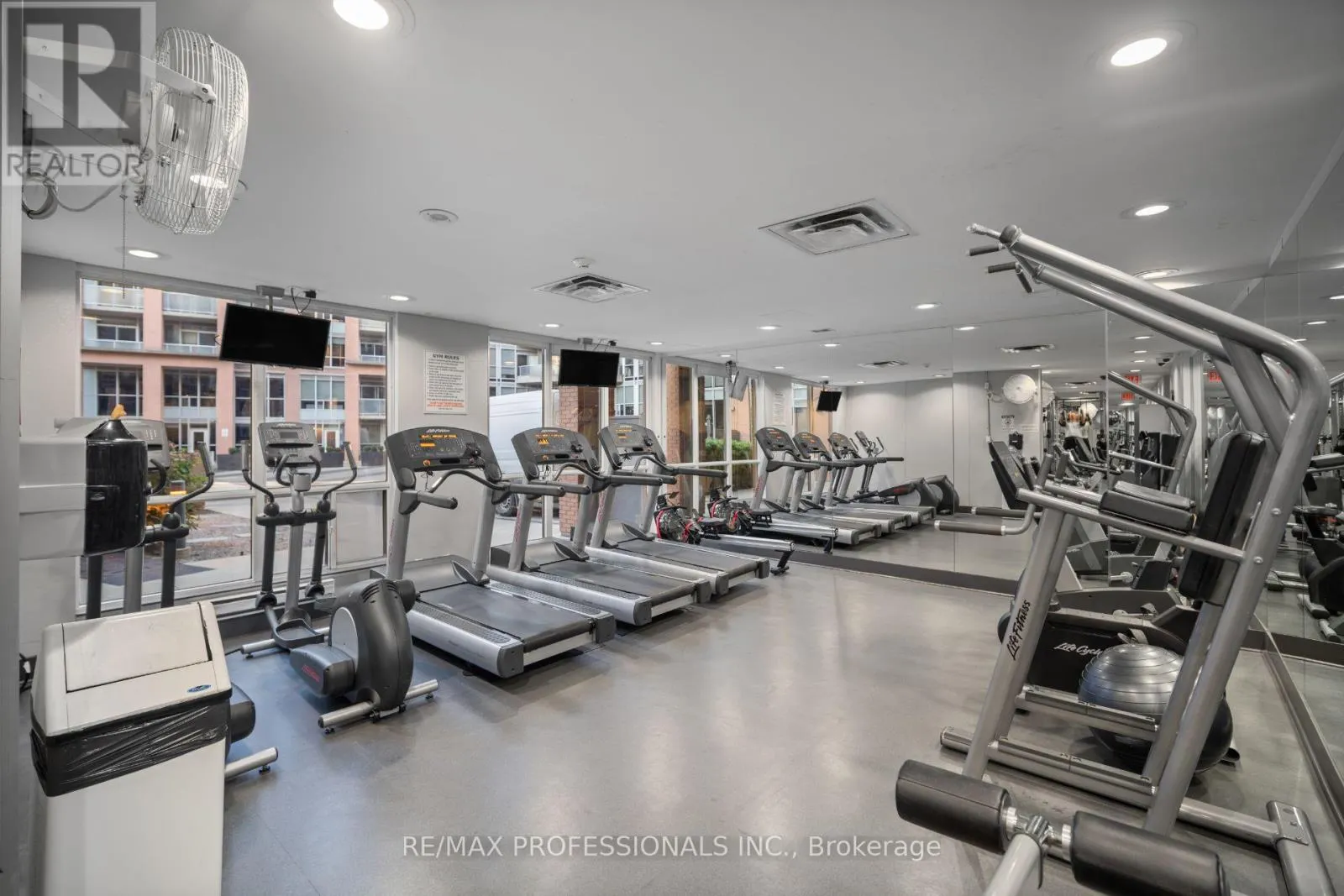 320 - 1005 KING STREET W