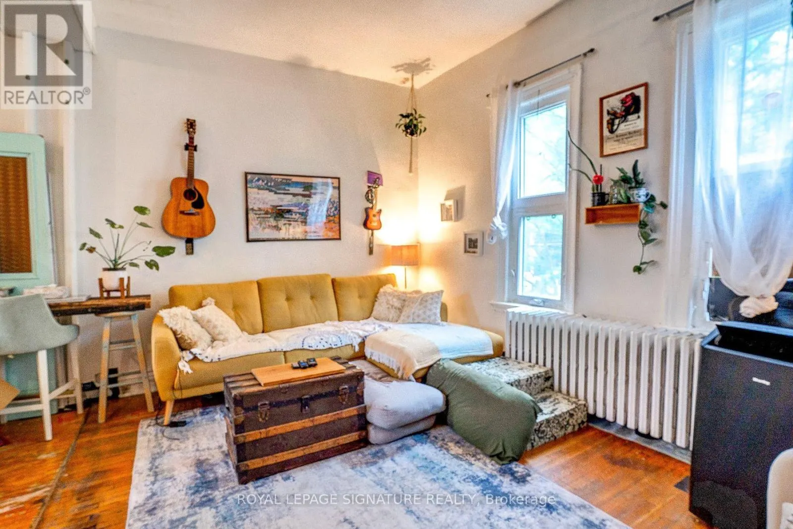 930 KING STREET W