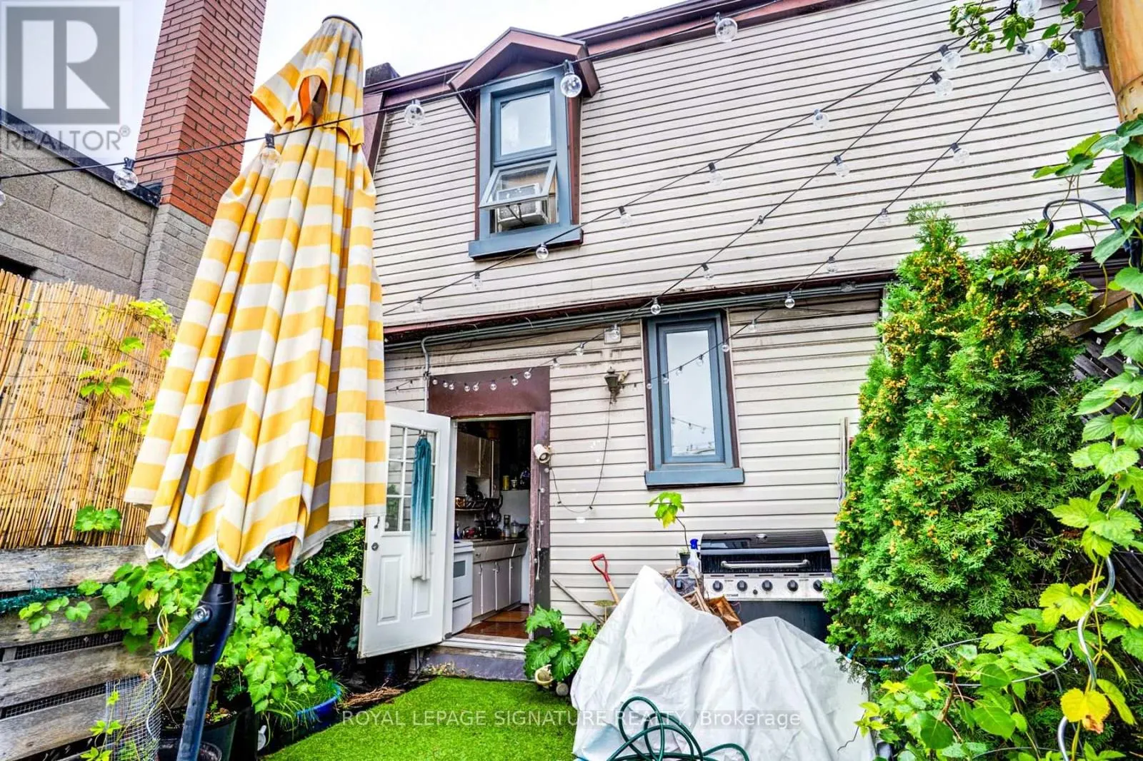 930 KING STREET W