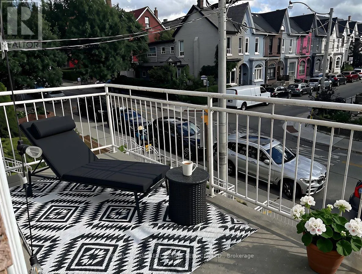 #A - 204 GLADSTONE AVENUE