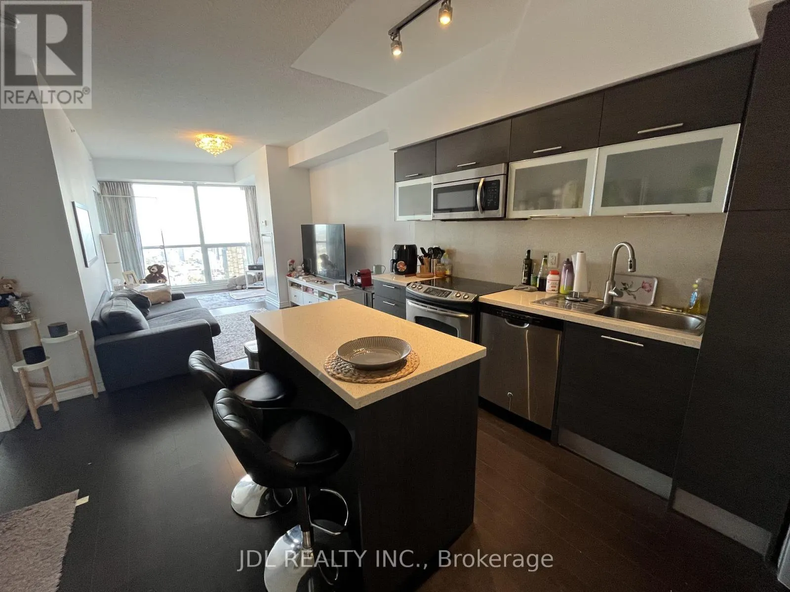 5505 - 386 YONGE STREET