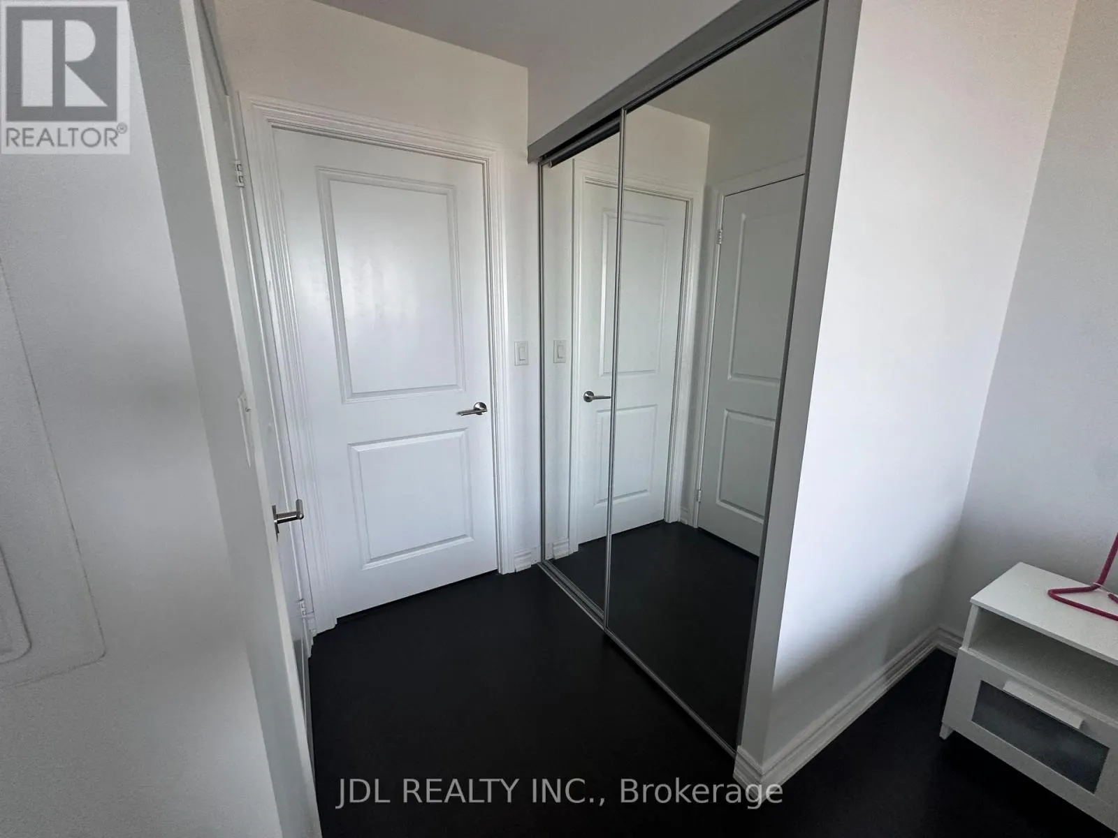 5505 - 386 YONGE STREET