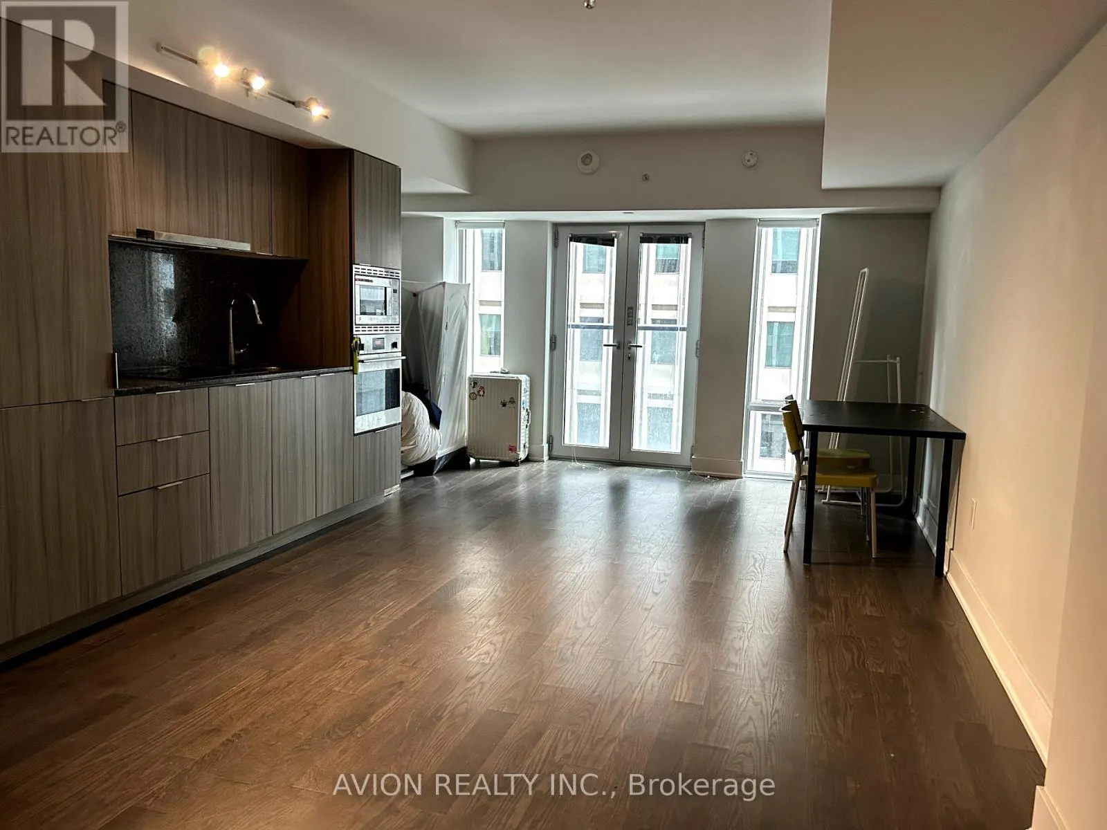 523 - 955 BAY STREET