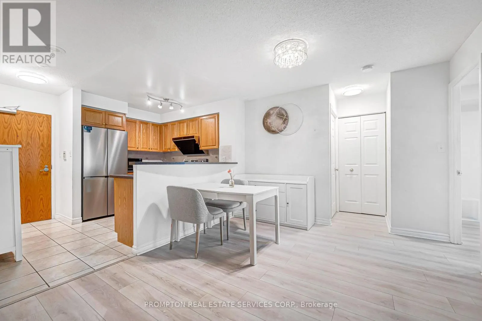#807 - 7 LORRAINE DRIVE