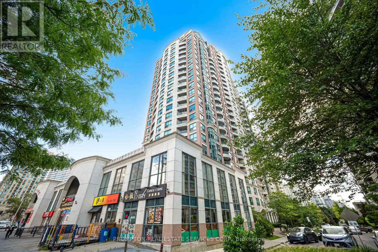 #807 - 7 LORRAINE DRIVE
