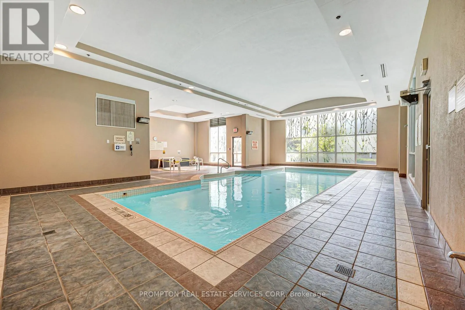 #807 - 7 LORRAINE DRIVE