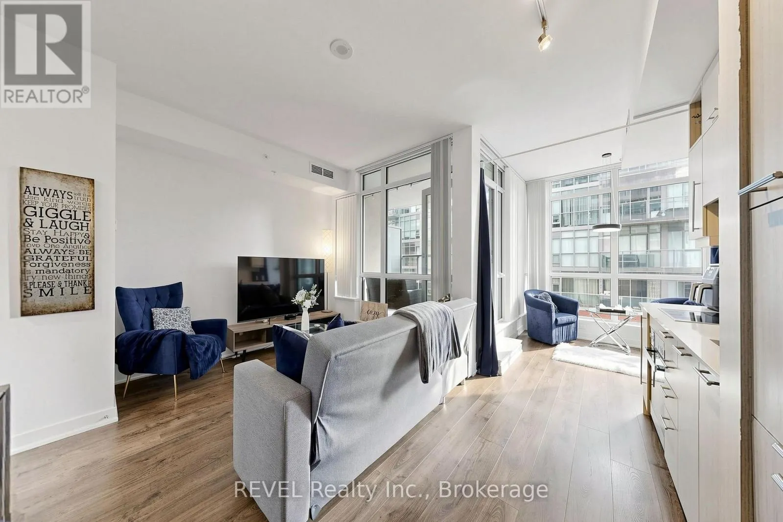 705 - 30 NELSON STREET #705